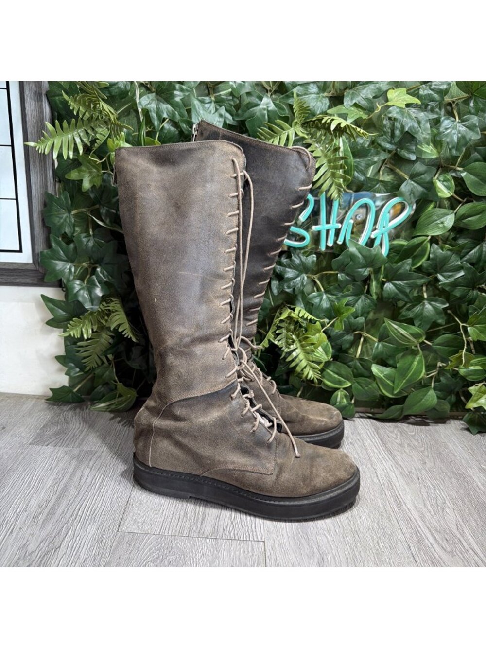 LD TUTTLE Women's Knee High Brown Suede Boots Lace Up ITALY Tan Size 38